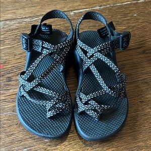 Women's Zx/2 Classic Black and White sandals | Sz 6